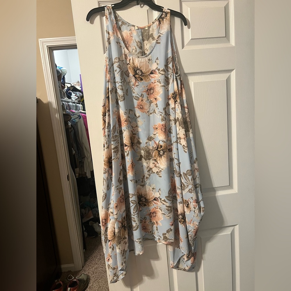 Lots of 2x dresses and tops. Some worn only a few times.